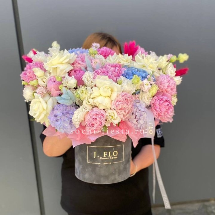 Цилиндр с пионами "Аса" в Белгороде