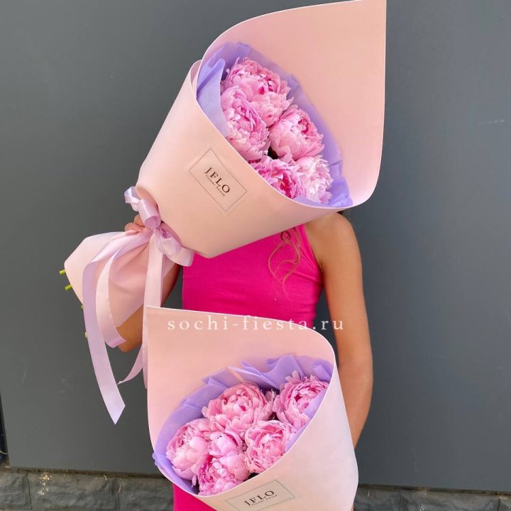 Букет из 5 пионов в Белгороде