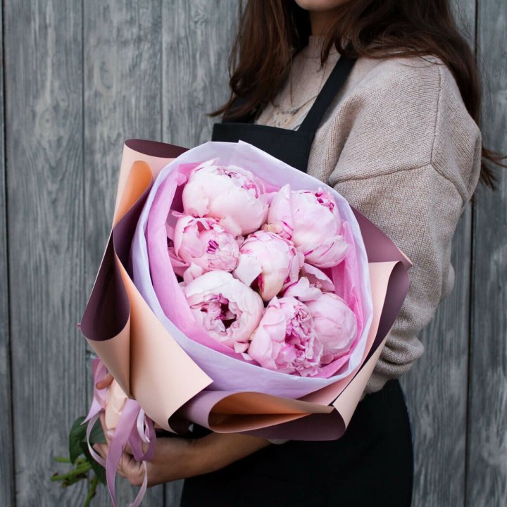 7 зефирных пионов в оформлении в Белгороде