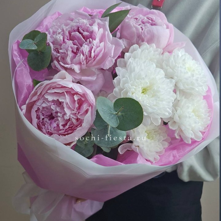  Букет комплимент с пионами в Белгороде