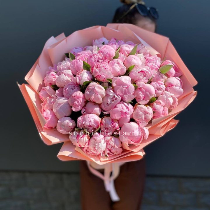 Нежный букет 51 пионов  в Белгороде