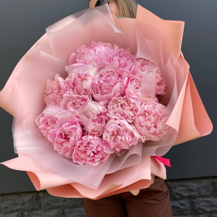 15 пионов "Монинг" в Белгороде