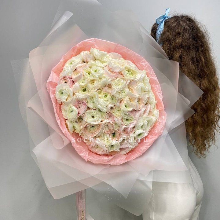 113 ранункулюсов  в Белгороде