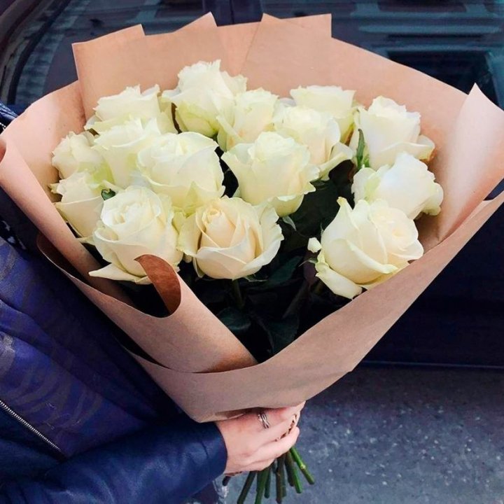 15 белых роз "Крафт" в Белгороде