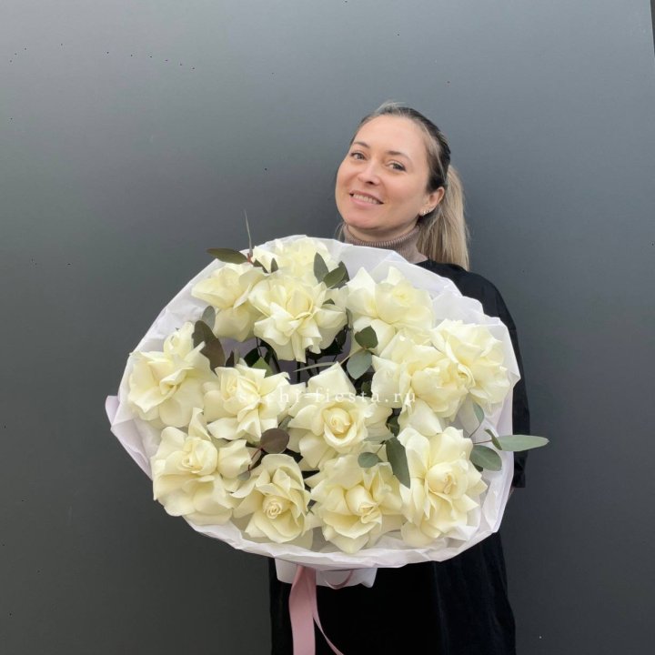13 Белых французских роз Облако в Белгороде