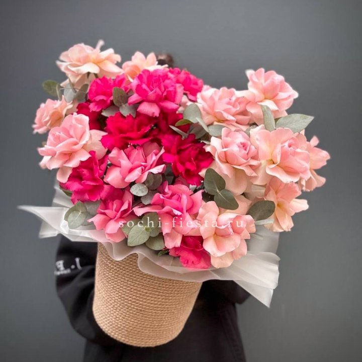 23 Французские розы Микс в боксе в Белгороде