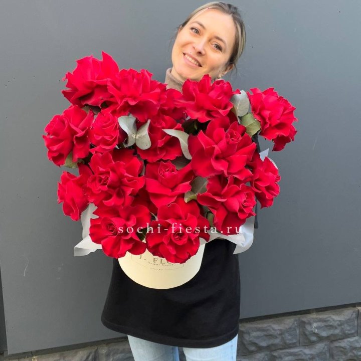 17 Французских роз в боксе в Белгороде