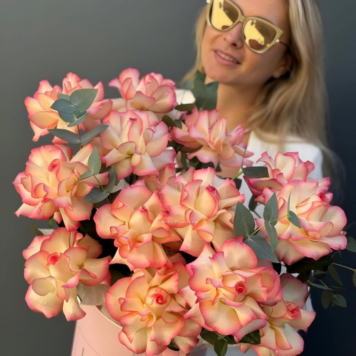 15 французских  роз Джумилия в боксе в Белгороде