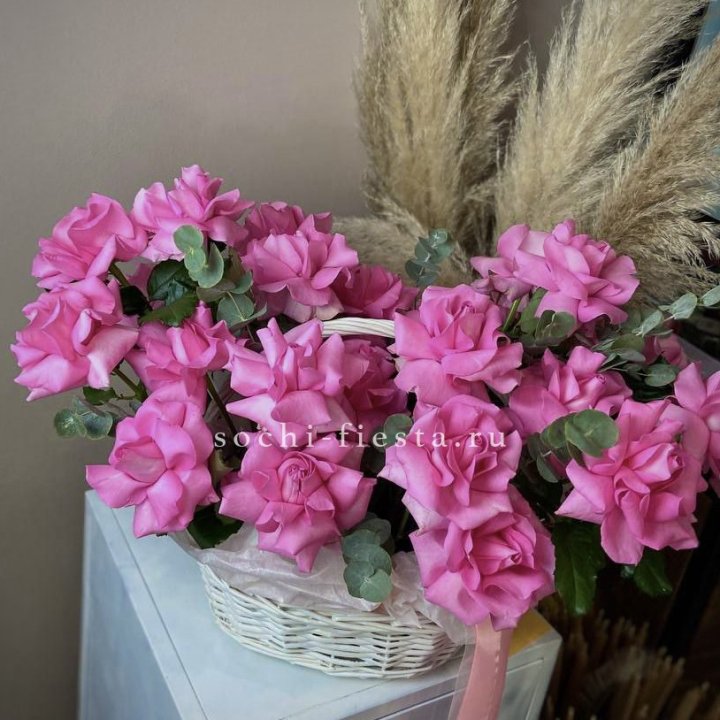 25 роз в цветочной корзине Пинк в Белгороде