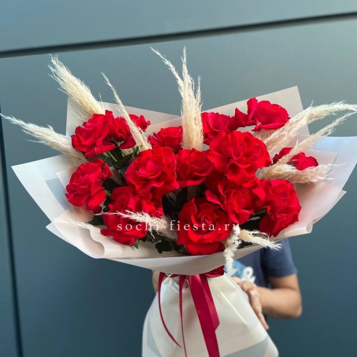 15 Красных французских розы в Белгороде