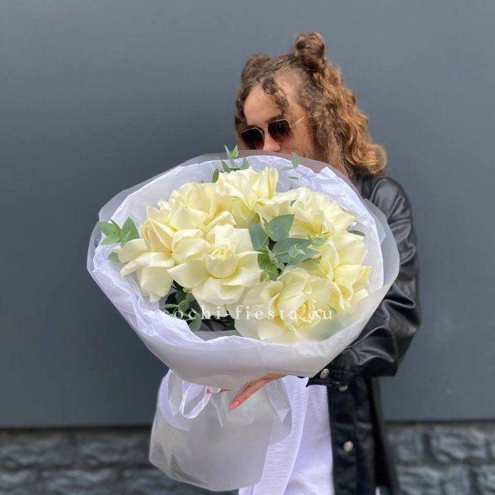 7 Белых французских роз  в Белгороде