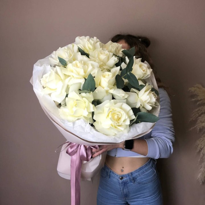 11 Белых французских роз "Вайт найс" в Белгороде