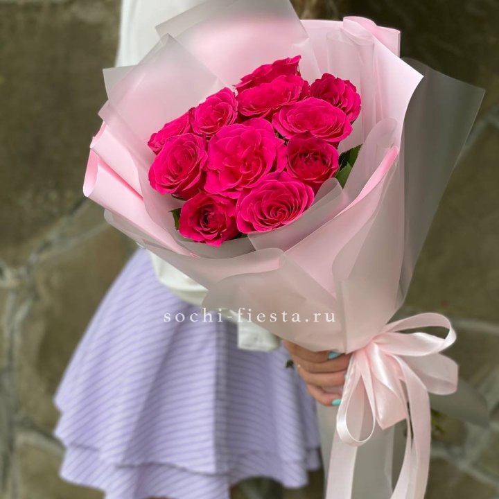 Букет алых роз в Белгороде