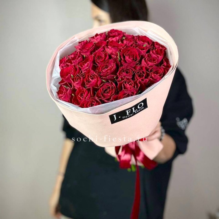 35 кенийских роз в Белгороде