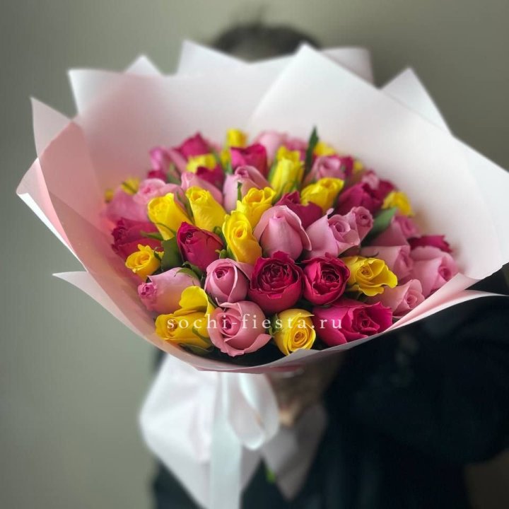 Букет из 51 розы Микс (Кения) в Белгороде