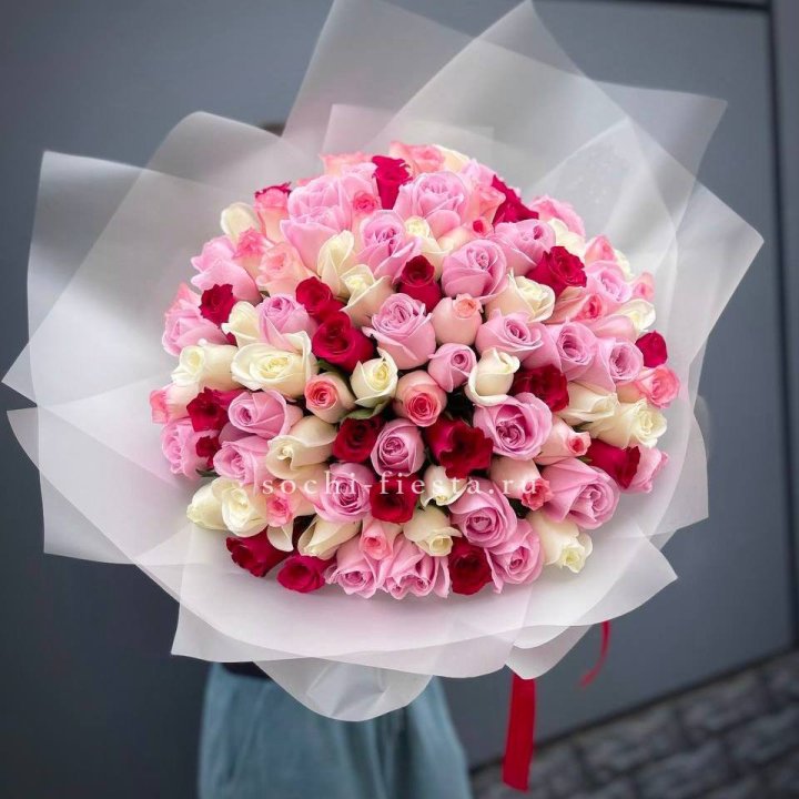 101 разноцветная роза "Карусель" в Белгороде