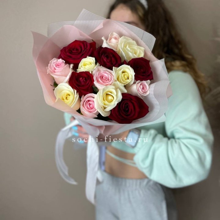 15 роз "Карусель" в Белгороде