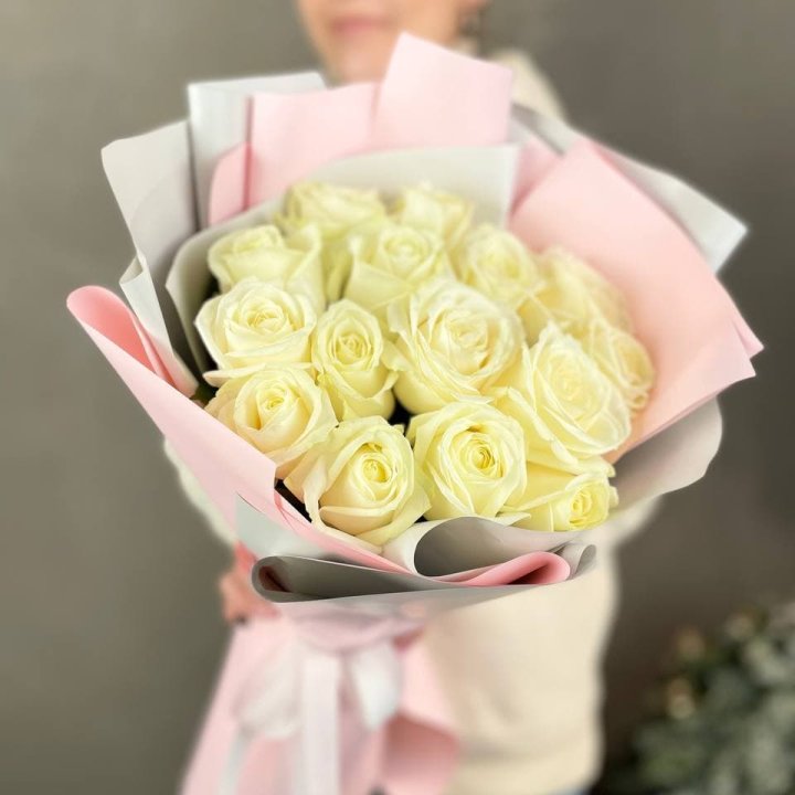 15 белых роз пудра в Белгороде