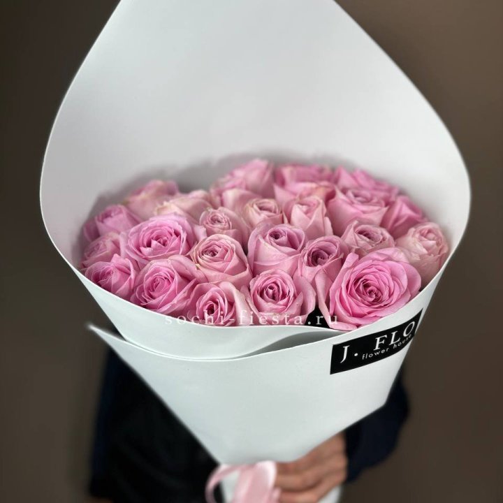 25 розовых роз в Белгороде