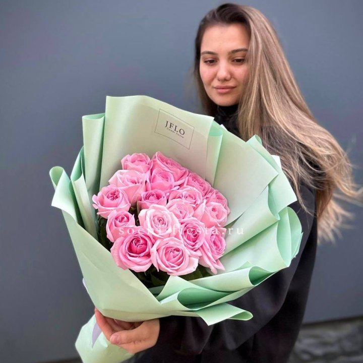 17 розовых роз в Белгороде