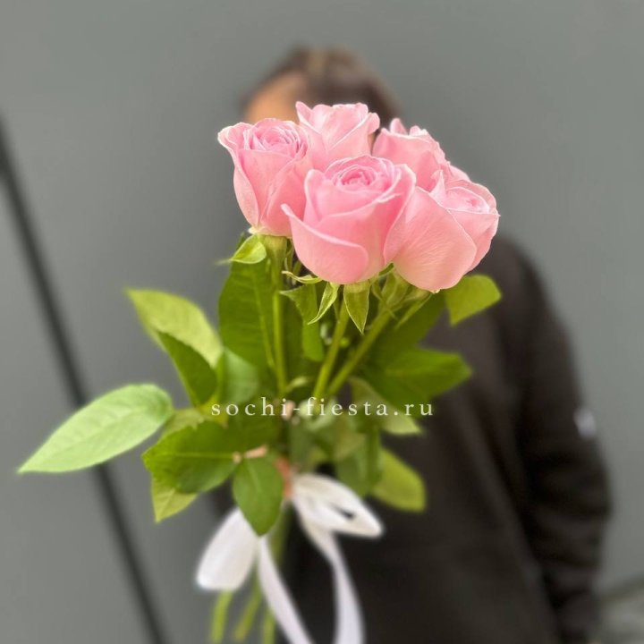 Букет 5 розовых роз  в Белгороде