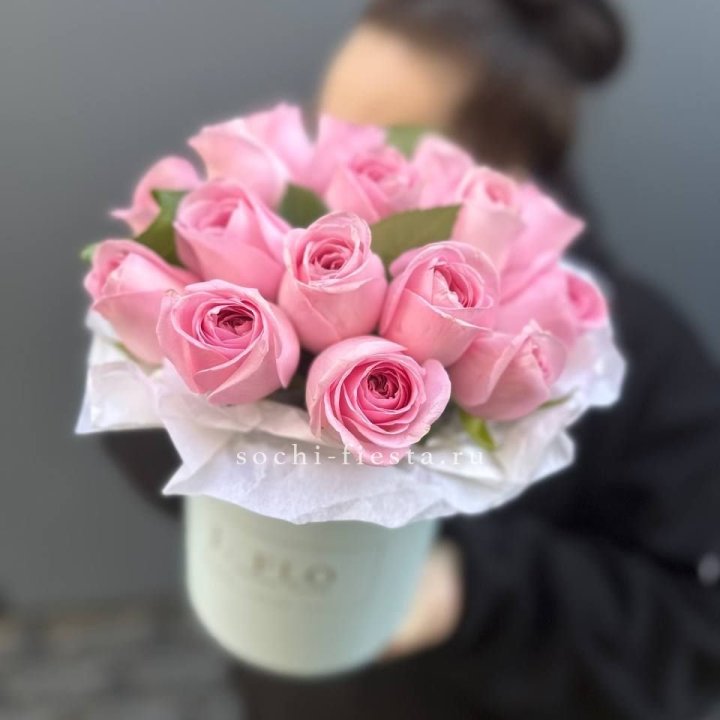 17 розовых роз в цилиндре в Белгороде