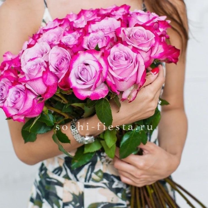 Букет высоких роз Ди перпел в Белгороде