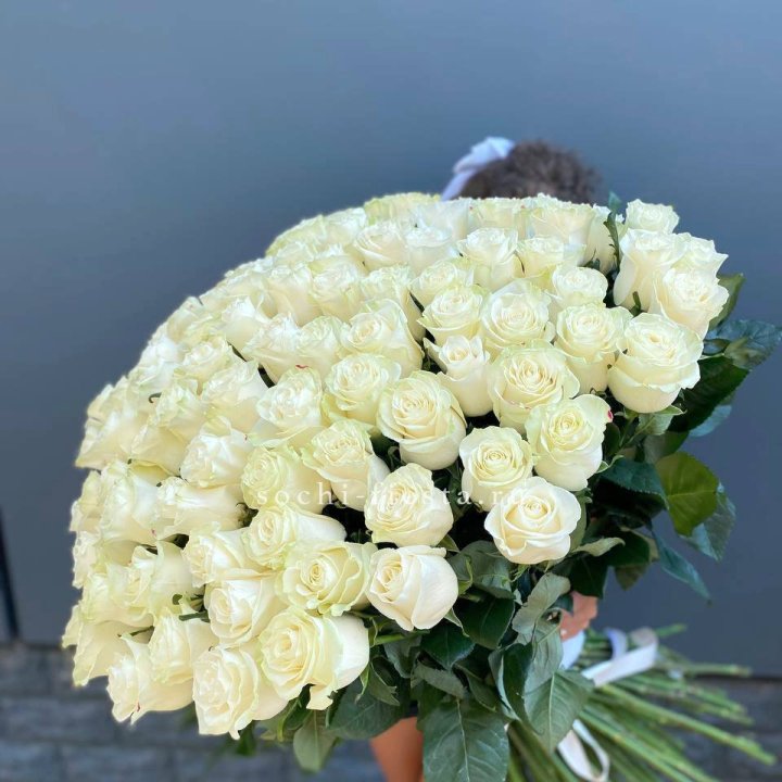 101 белая высокая роза в Белгороде