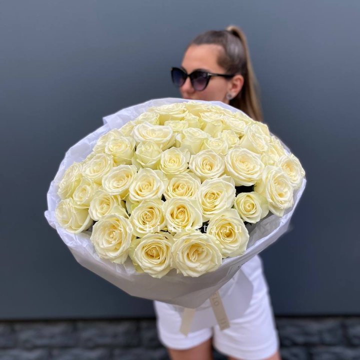 51 белая роза  в Белгороде