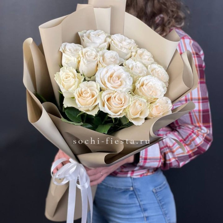 15 белых роз кофе в Белгороде