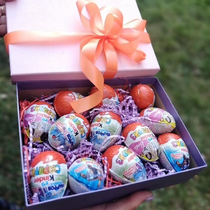 Коробка с киндерами в Белгороде