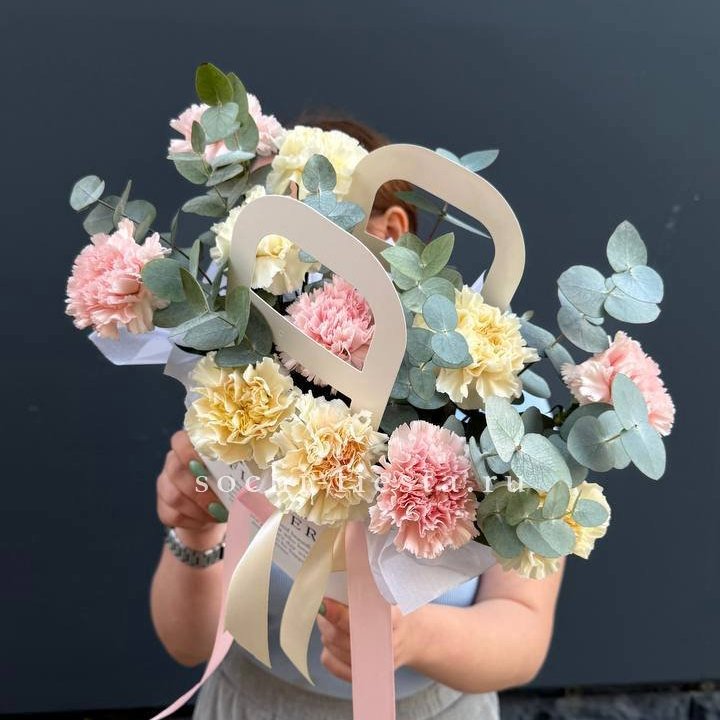 Сумочка из диантусов в Белгороде