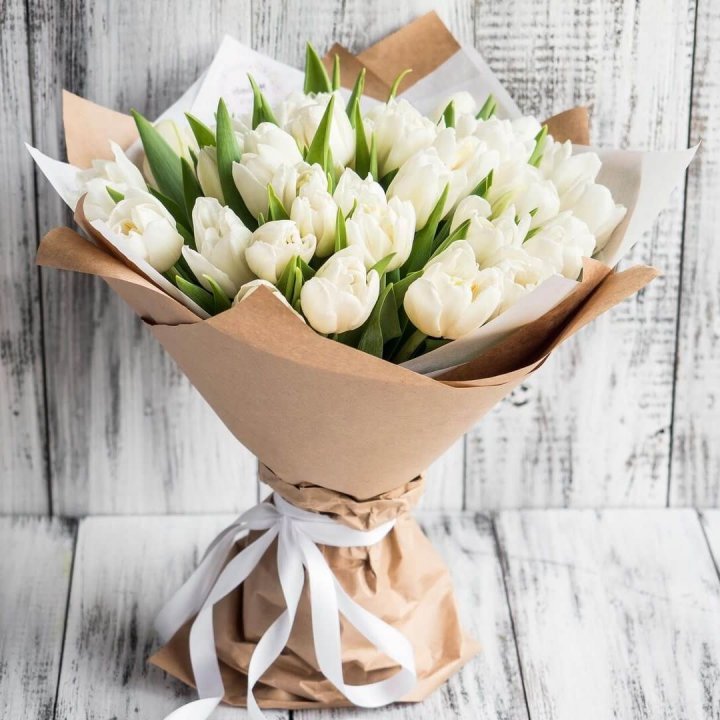 25 белых тюльпанов в Белгороде